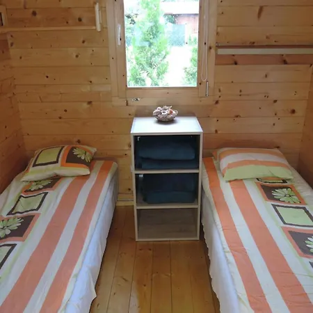 Bungalow With Terrace And Scenic Grounds, Cleaning Included * Wrzosowo (Kamien)