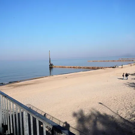 Bungalow With Terrace And Scenic Grounds, Cleaning Included Holiday home Wrzosowo (Kamien)