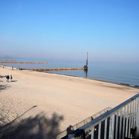 Bungalow With Terrace And Scenic Grounds, Cleaning Included Wrzosowo (Kamien)